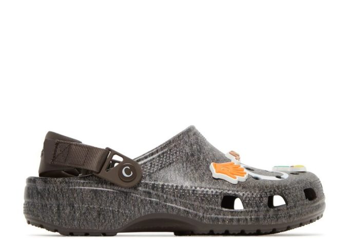 Anwar Carrots x Clog “Soil – Espresso”